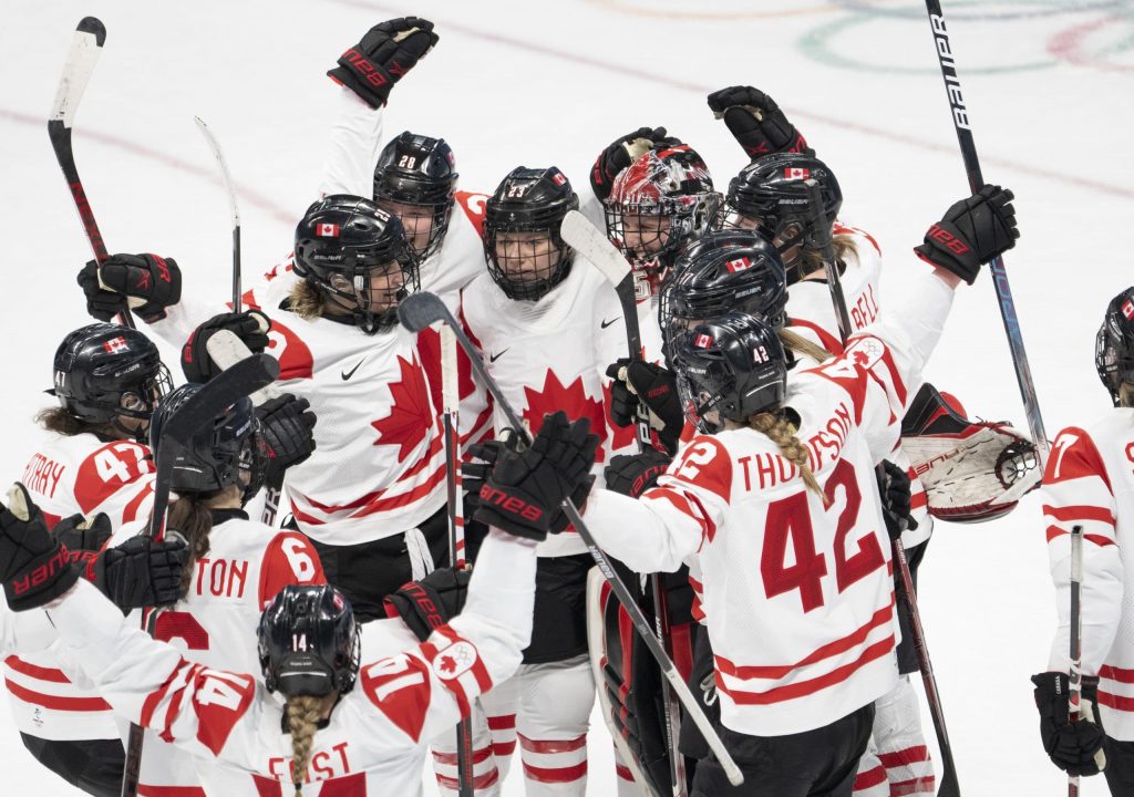 Hockey Canada pushing to grow women's hockey in Manitoba