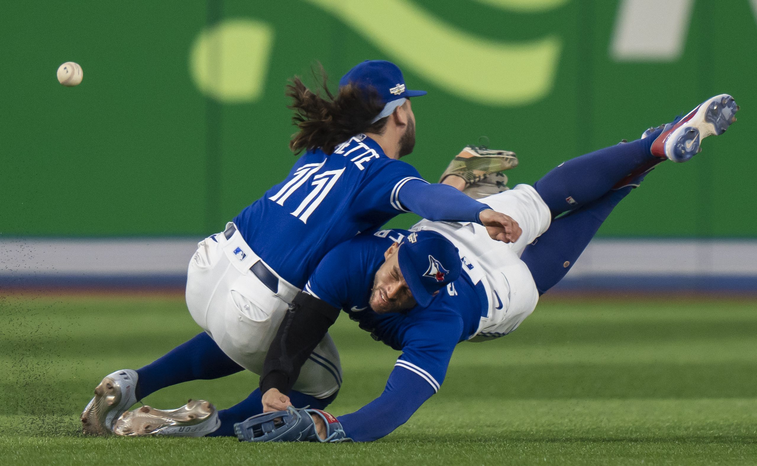 Seattle Mariners: See Cal Raleigh's playoff sealing home run in photos