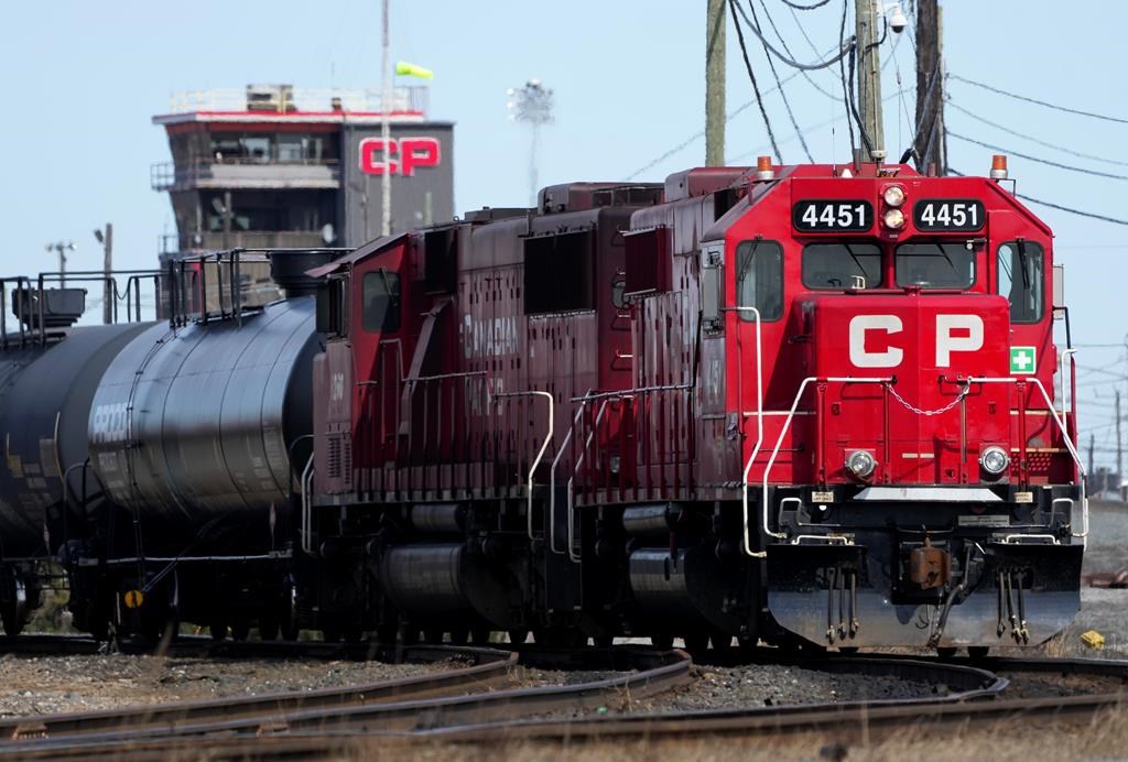 After 16-year-old injured in Winnipeg, train crash victim suggests safety improvements