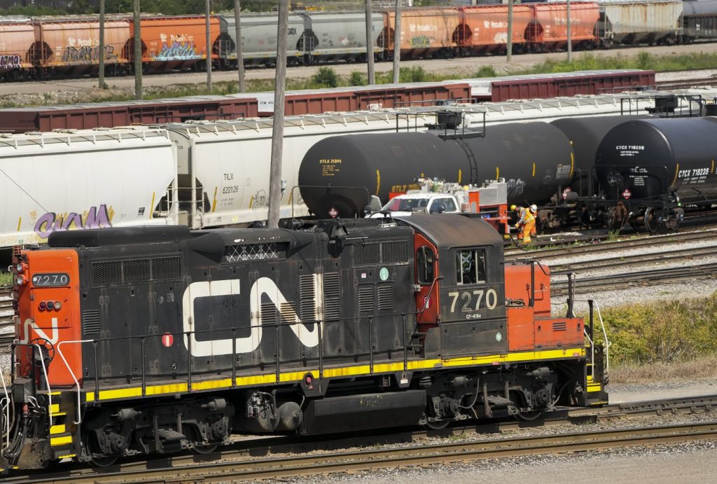 Teamsters union serves strike notice to CPKC; CN Rail issues lockout notice