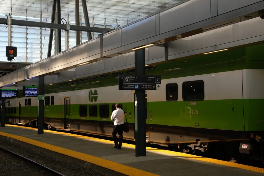 Rail strike would affect more than 32,000 commuters in Canada's three biggest cities