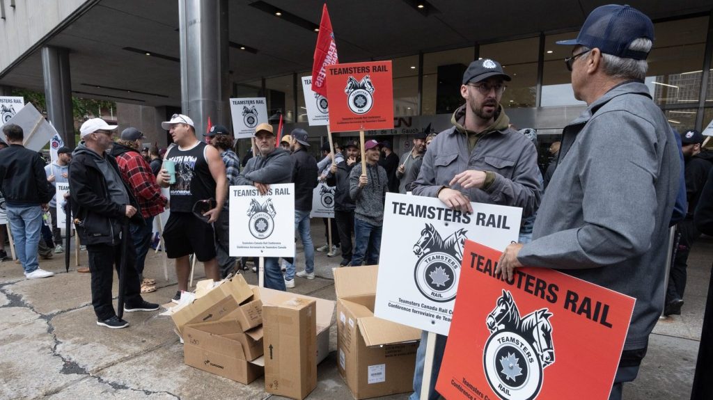 Manitobans react to the Canada-wide rail strike