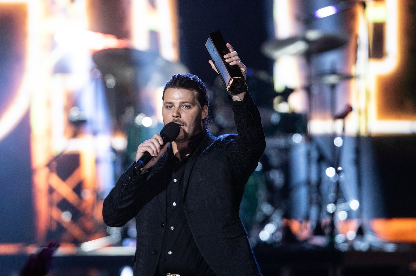 Josh Ross wins entertainer of the year at 2025 CCMA