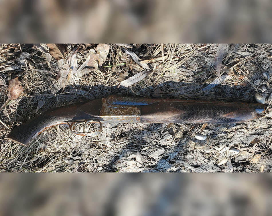 12-year-old girl finds shotgun during Lake Winnipeg beach clean-up: RCMP