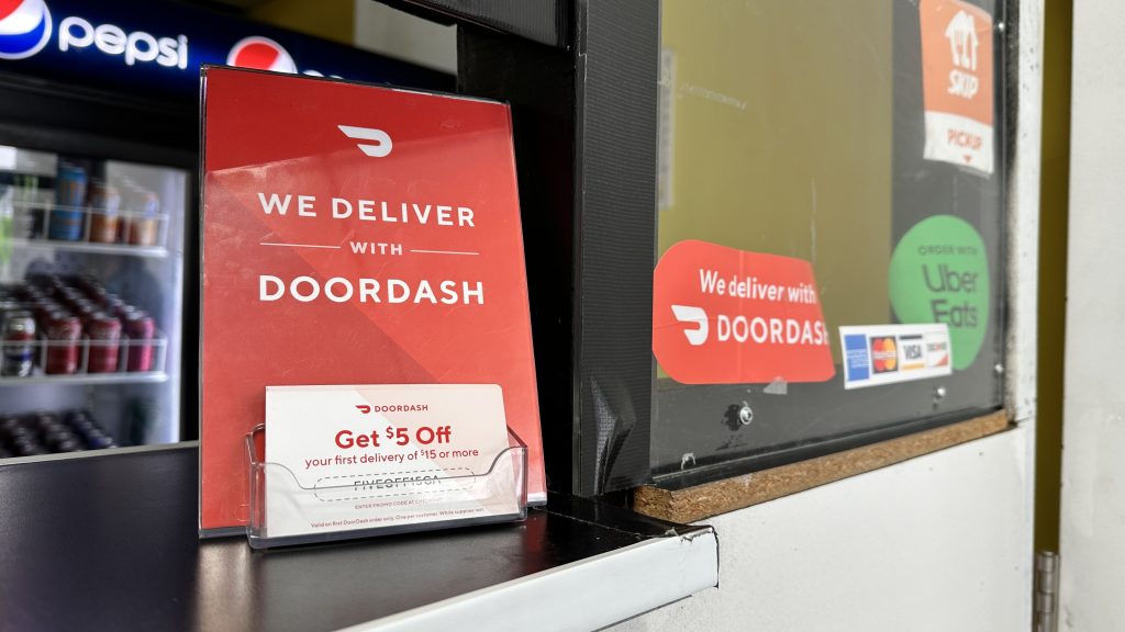 Food delivery apps causing issues with restaurant owners in Winnipeg