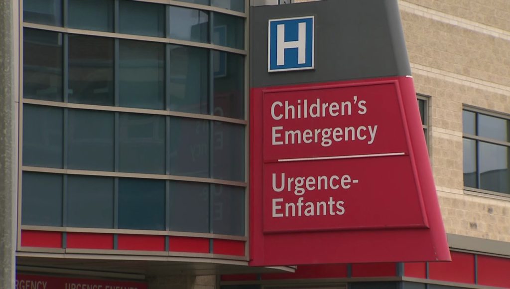 Winnipeg mother calling on City to address signage after car towed from HSC Children’s Hospital