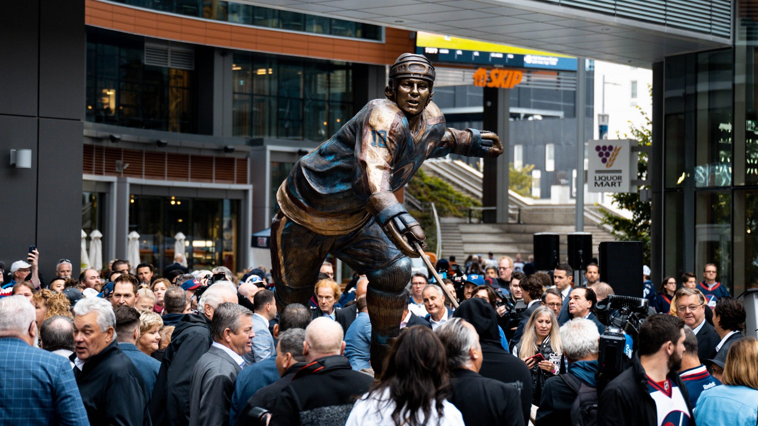 Winnipeg Jets release 2022-23 pre-season schedule, along with Dale  Hawerchuk statue unveiling date