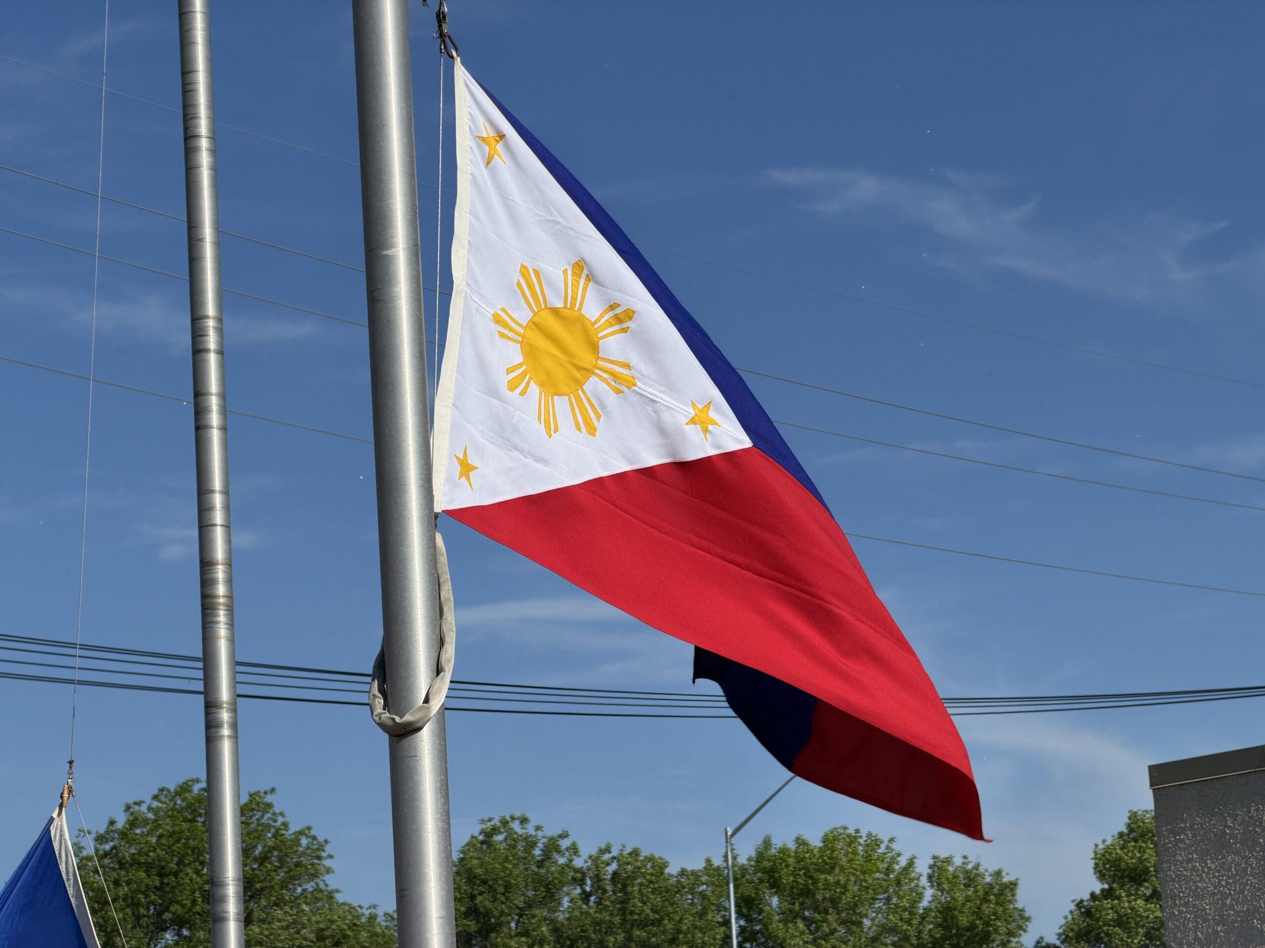Winnipeg Filipino community kicks off heritage month with flag raising
