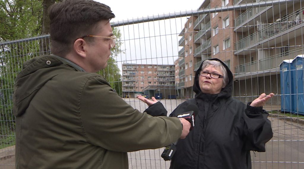 ‘I want my stuff’: Tenant tense as landlord of building at risk of collapse leaving her hanging