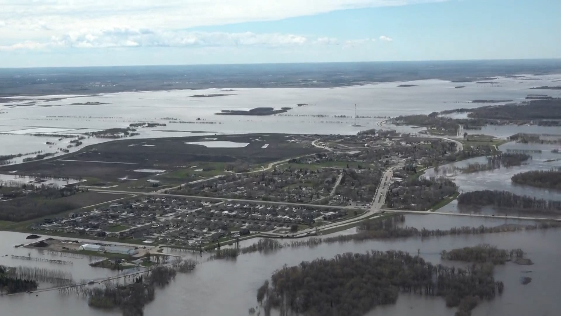 Manitoba Premier Tours Flood Zones By Air But More Areas Hit With Colorado Low 1657