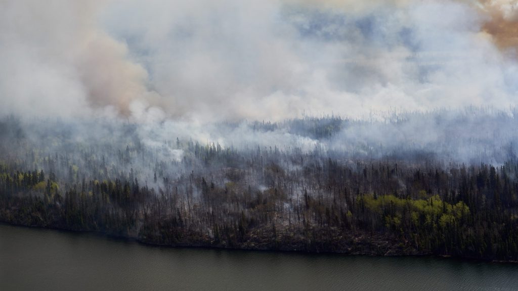 Wildfire smoke leads to poor air quality in Manitoba