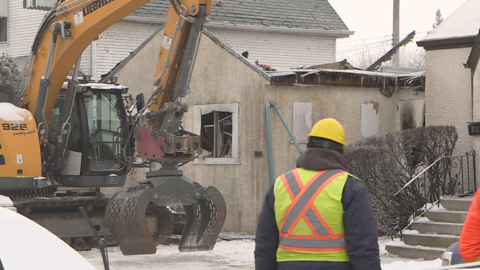 Winnipeg Fire Crews Battle 4 Blazes In 12 Hours   Martin Avenue Fire 1 1536x864 