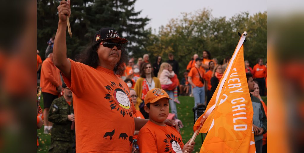 Thousands in Winnipeg take part in Orange Shirt Day