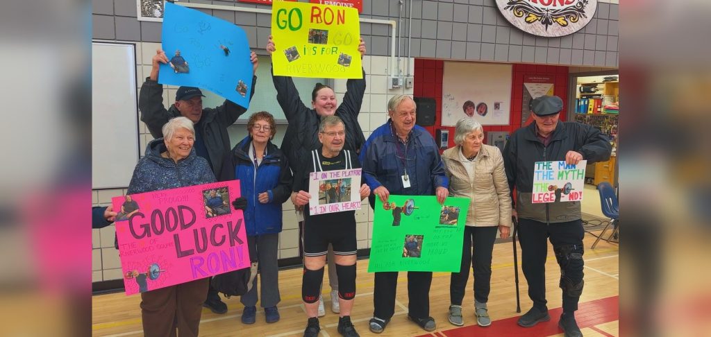 Winnipeg senior, 81, wins powerlifting gold with fellow retirement home residents cheering him on