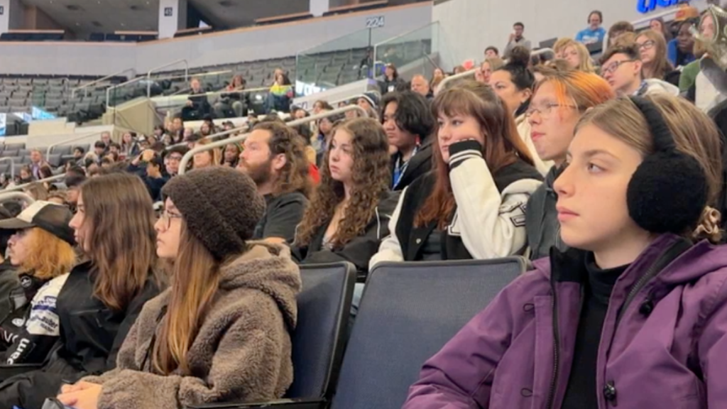 Winnipeg Jets' offer hundreds of students support on mental health and stress