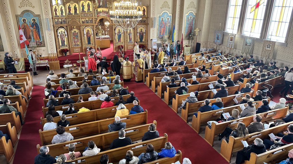 Ukrainians in Winnipeg unite in prayer on 2nd anniversary of Russian war