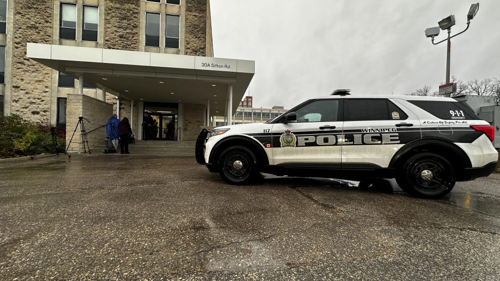 Winnipeg police unable to substantiate report of man with knife on University of Manitoba campus