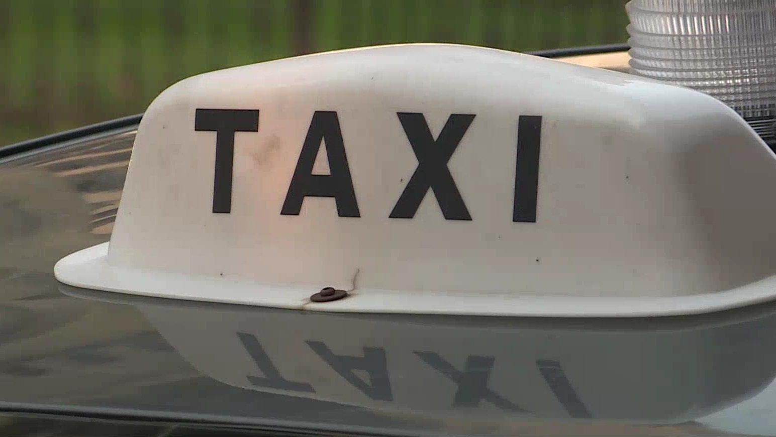 Man arrested after taxi stolen, driver assaulted in Kensington neighbourhood: Winnipeg police