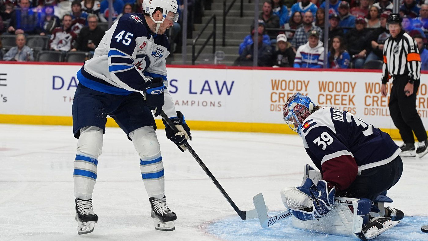 Jets move closer to playoff spot with win over Avalanche