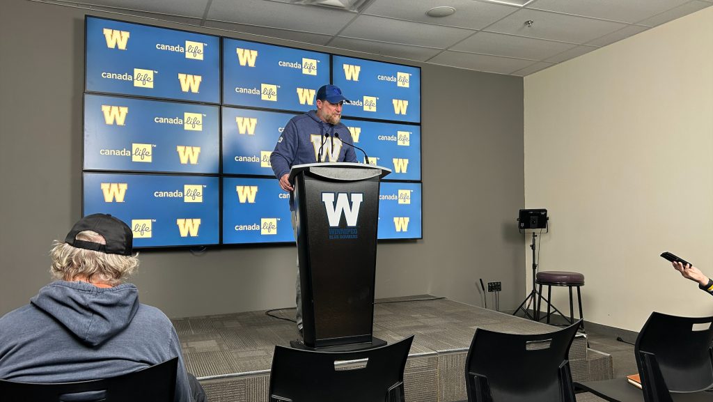 Winnipeg Blue Bombers look to clinch first in the West Division