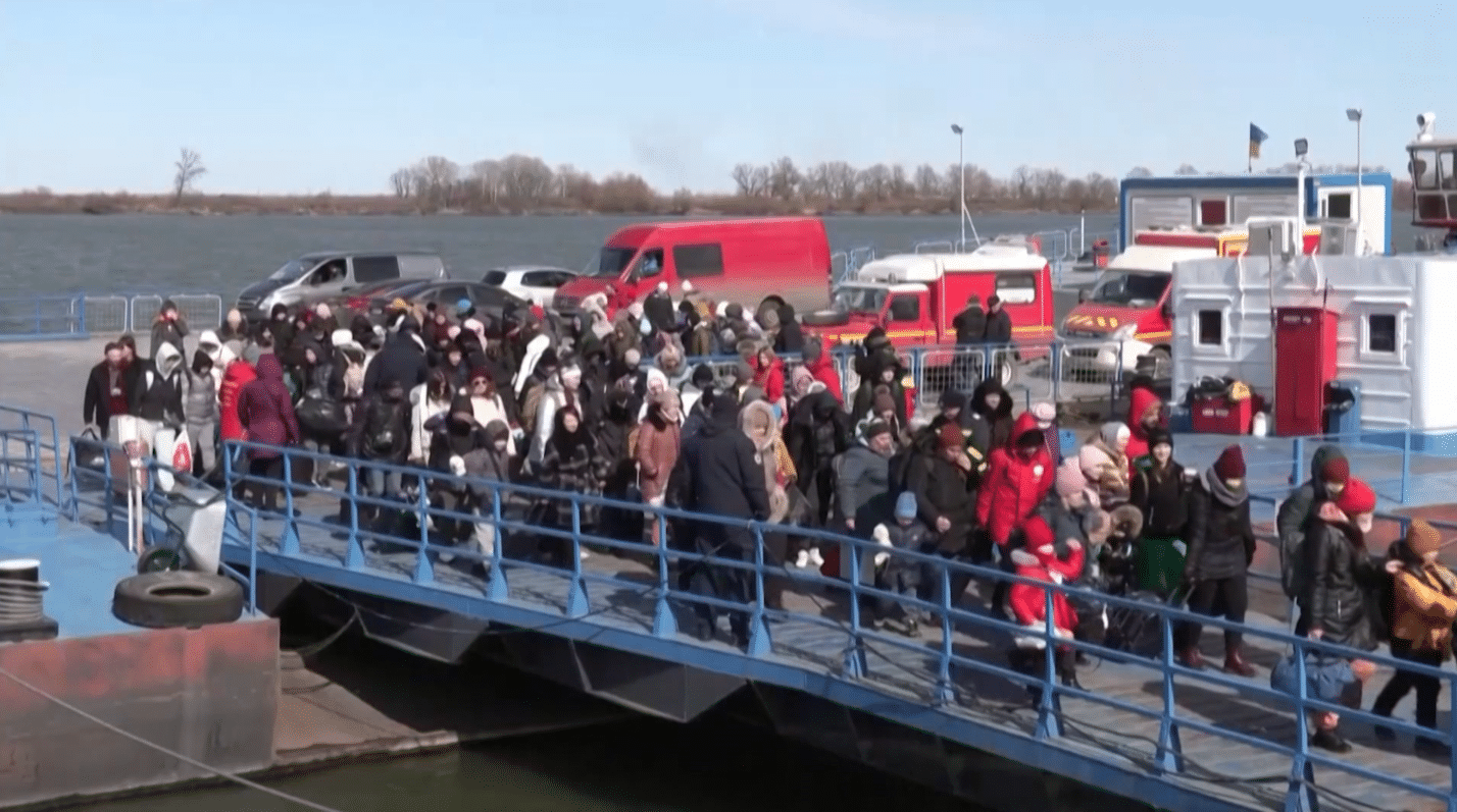 Former refugee in Winnipeg wants to help those fleeing Ukraine